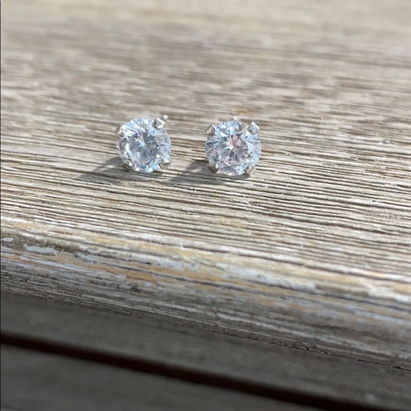 CZ Stud Earrings - Picture 5 of 6